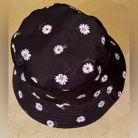 Alice + Olivia Black Floral Bucket Hat - Picture 2 of 5